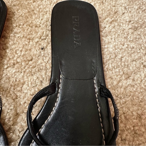 Authentic Prada Logo Plaque Leather Flip Flop Sandals size 10 - Picture 4 of 6